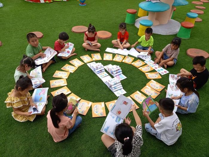 Bộ ảnh thứ hai về Trường Mầm Non Diễn Kỷ - Ghi lại những khoảnh khắc đáng yêu khi các bé học tập, vui chơi trong môi trường giáo dục hiện đại và an toàn.