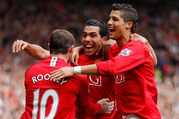 Tevez tỏa sáng rực rỡ trong màu áo Quỷ đỏ (ảnh 1)