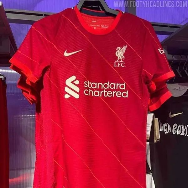 Khu vực trưng bày phụ kiện thể thao tại Sporter