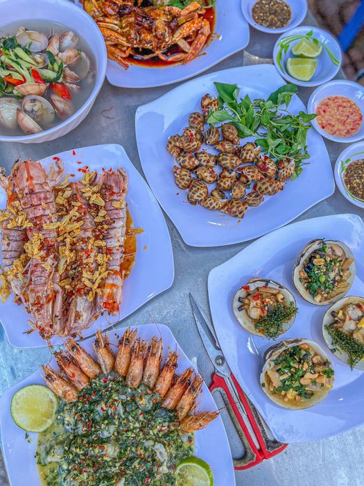 Không gian ấm cúng và những món ốc hảo hạng tại Quán Ốc Xuân Anh