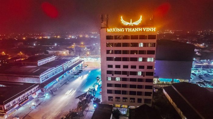 Khách sạn Mường Thanh mang đến cho quý khách một không gian nghỉ dưỡng tuyệt vời với dịch vụ đẳng cấp và sự tiện nghi hoàn hảo, phục vụ cho cả những chuyến công tác lẫn kỳ nghỉ dưỡng. Mỗi khách sạn trong chuỗi Mường Thanh đều toát lên vẻ sang trọng, tinh tế, sẵn sàng đón tiếp du khách từ mọi miền đất nước.