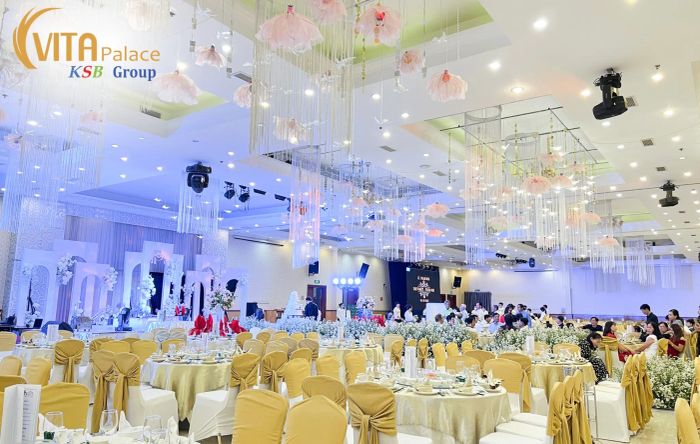Không gian tiệc cưới lộng lẫy tại Trung Tâm Hội Nghị - Tiệc Cưới Vita Palace
