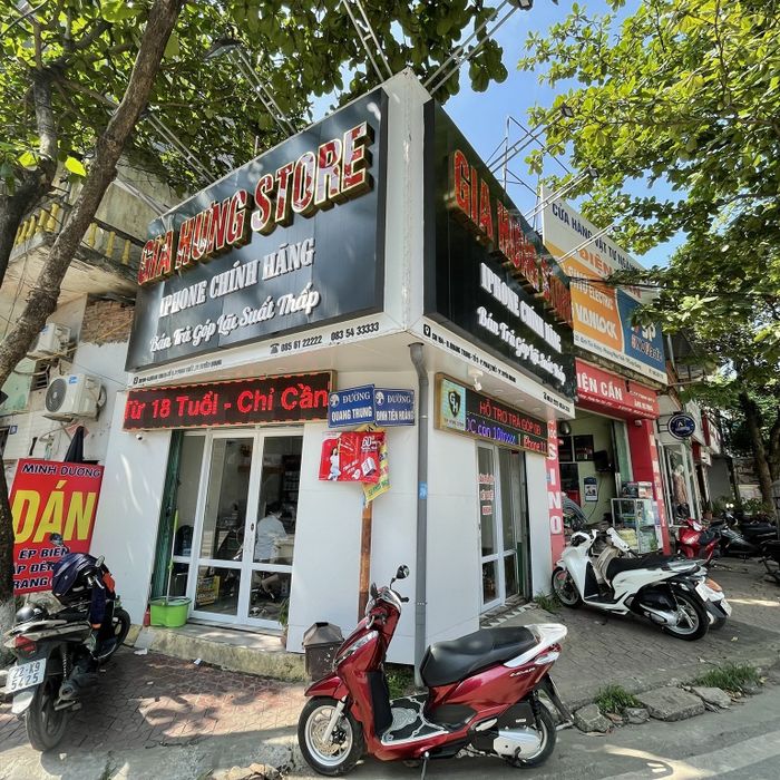 [Hình ảnh] Gia Hưng Store - Không gian trưng bày iPhone sang trọng