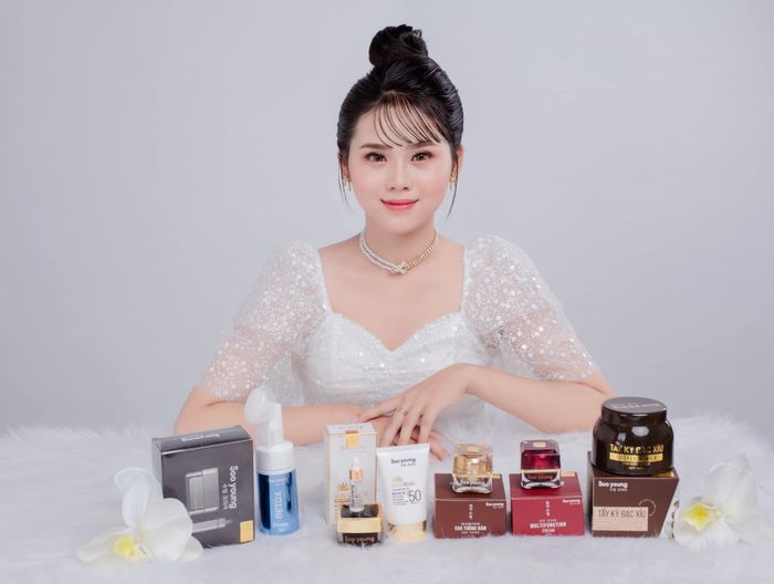 Violet Studio - Tác phẩm đầu tiên