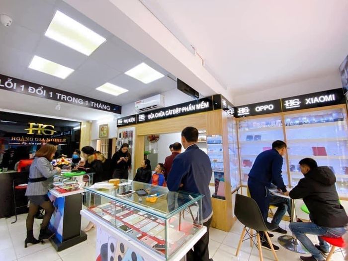 Hình ảnh showroom Hoàng Gia Mobile