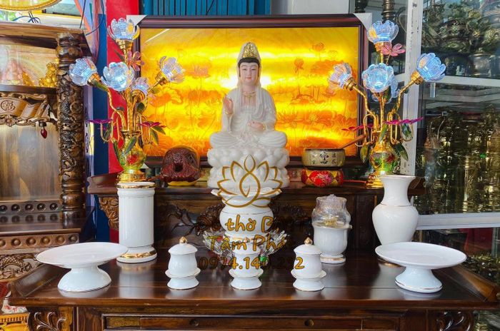 Không gian trưng bày sang trọng tại Đồ Thờ Tâm Phát BMT (Ảnh 2)