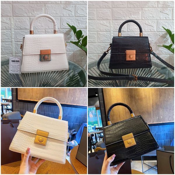 Bộ sưu tập túi xách đa phong cách tại Tana Bag
