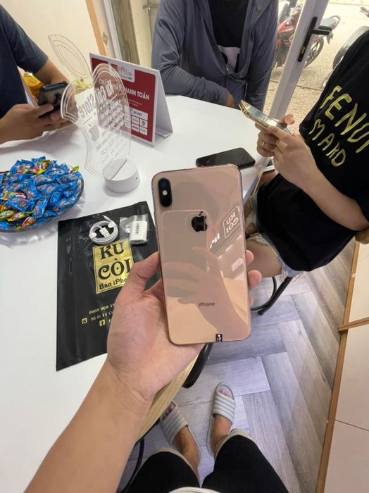 Đội ngũ nhân viên chuyên nghiệp tại Ku Còi Store
