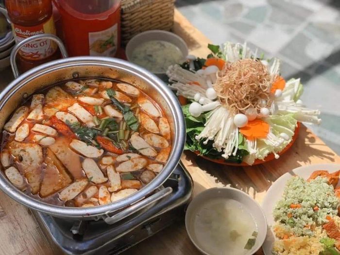 Không gian ấm cúng tại Buffet Chay Hoan Hỷ