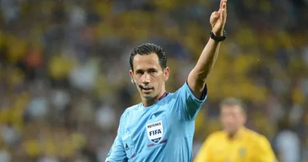 Pedro Proenca - Vị vua trọng tài được IFFHS vinh danh xuất sắc nhất 2012 (Ảnh minh họa)