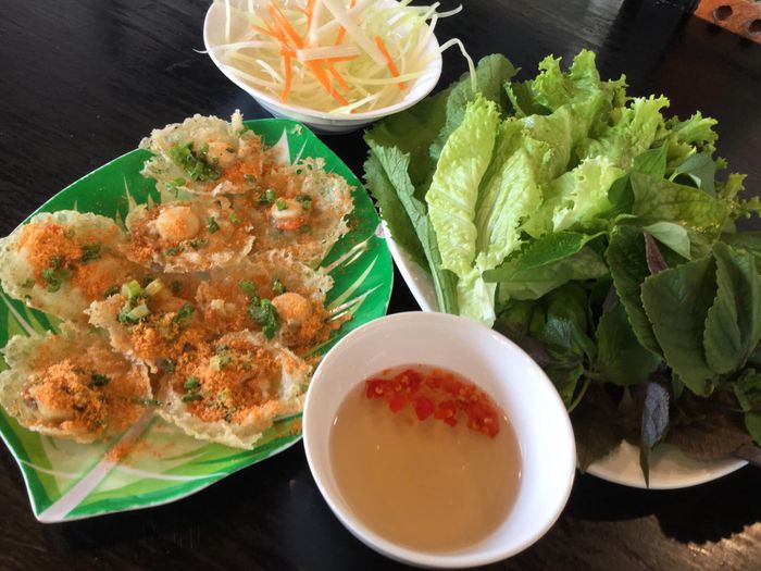 Bánh Khọt 75 - Không gian ẩm thực đầy hoài cổ