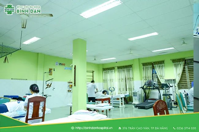 Hình ảnh hệ thống phòng tập hiện đại tại Khoa Vật lý trị liệu Bệnh viện Bình Dân
