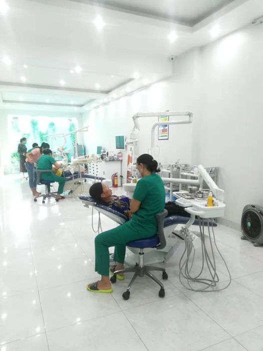 Hình ảnh đội ngũ y bác sĩ chuyên nghiệp tại Nha Khoa Phạm Đình Trang