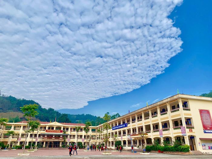 Khoảnh khắc rực rỡ của Trường THPT Hoàng Văn Thụ