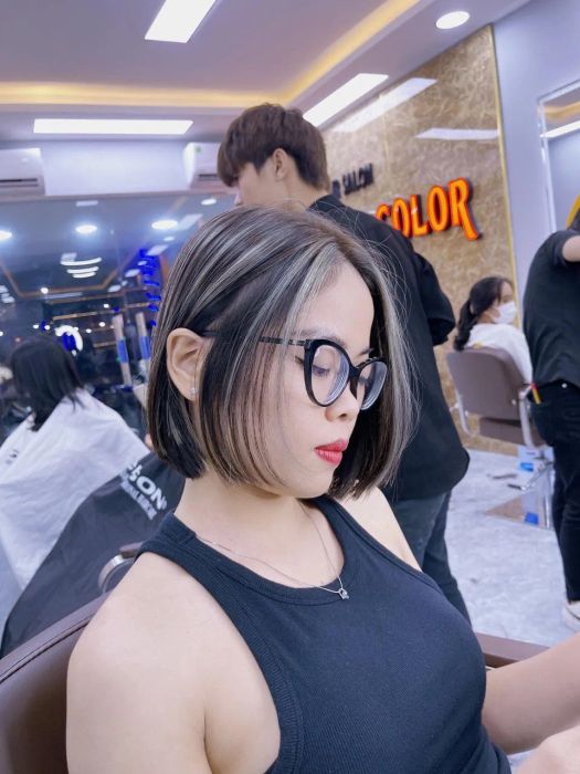 Không gian sang trọng và quy trình làm đẹp chuyên nghiệp tại Salon Đạt Color