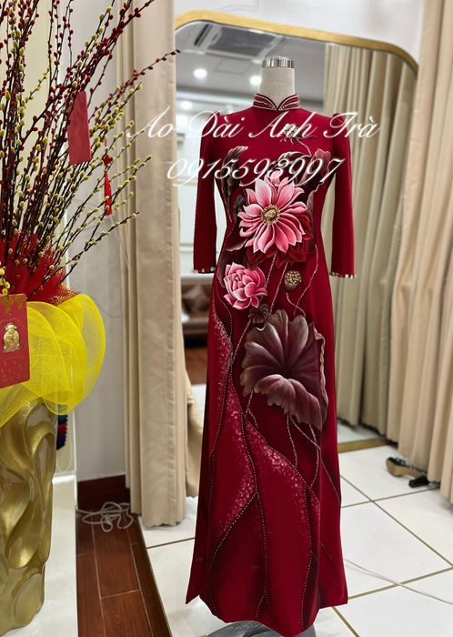 Tuyệt tác áo dài thêu tay độc bản