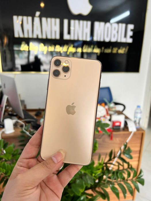 Không gian trải nghiệm sản phẩm cao cấp tại Khánh Linh Mobile