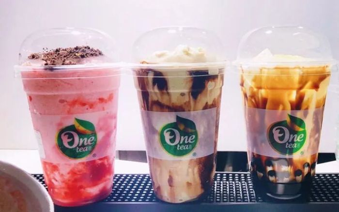 Bộ ảnh thực tế về quy trình pha chế tỉ mỉ và những tác phẩm trà sữa nghệ thuật tại One Tea