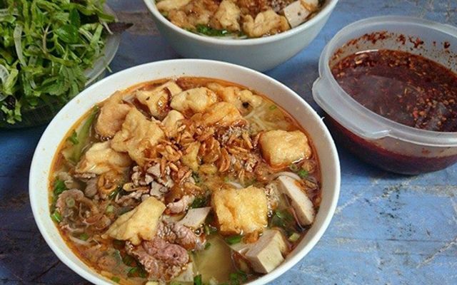 Tô bún riêu cua thơm ngon đặc trưng tại Hồng Hà