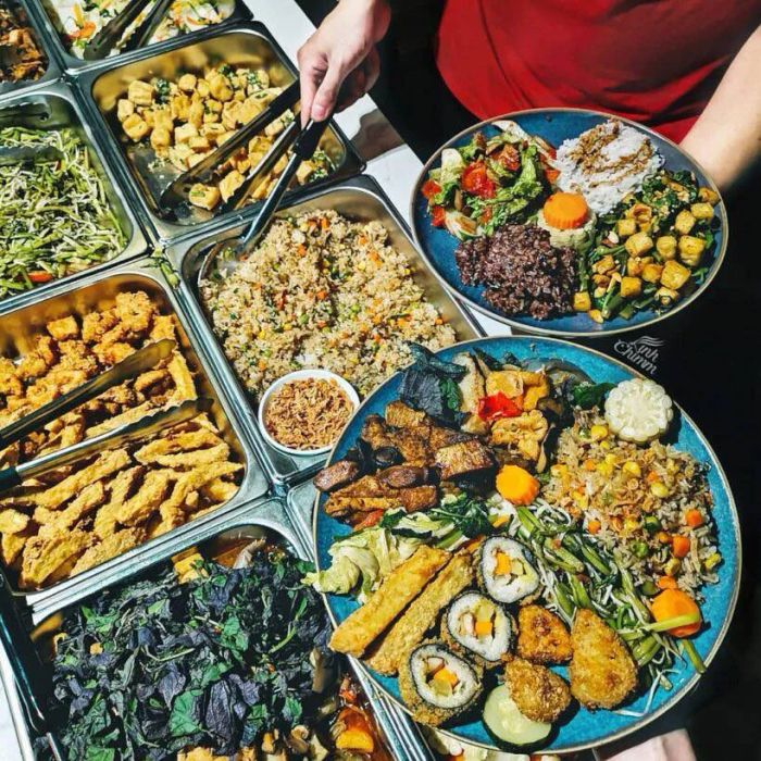 Không gian ấm cúng và món ngon tại Buffet Chay Hoan Hỷ - Ảnh 2