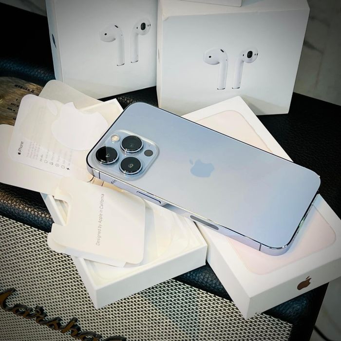 Hình ảnh không gian trưng bày ấn tượng tại Hoàng Gia Mobile