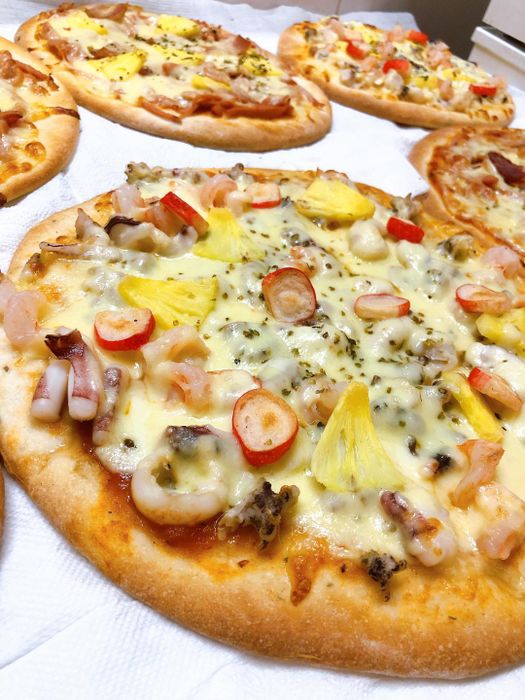 Không gian ấm cúng với view hướng hồ tại 1988 PIZZA