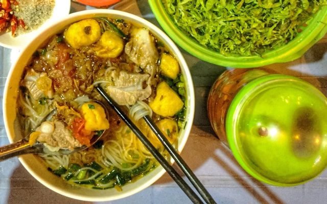 Khoảnh khắc ấm áp tại Sóc - Bún Riêu 20K & Lẩu Riêu qua góc ảnh thứ hai
