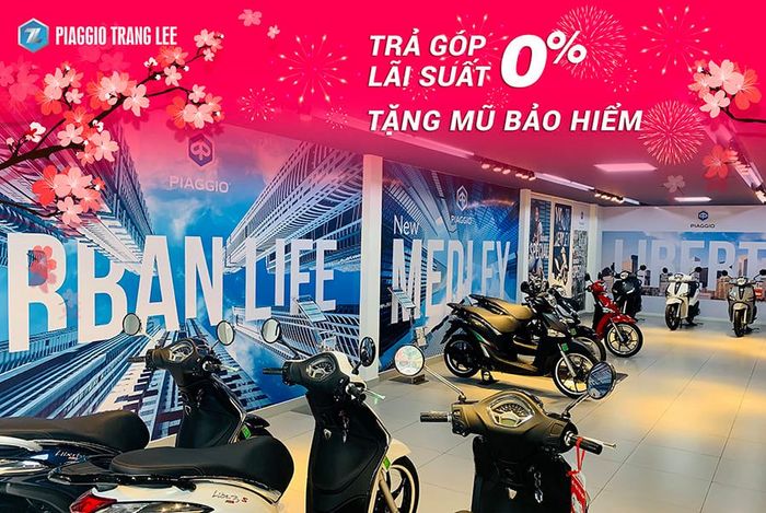 Hình ảnh showroom Piaggio Trang Lee