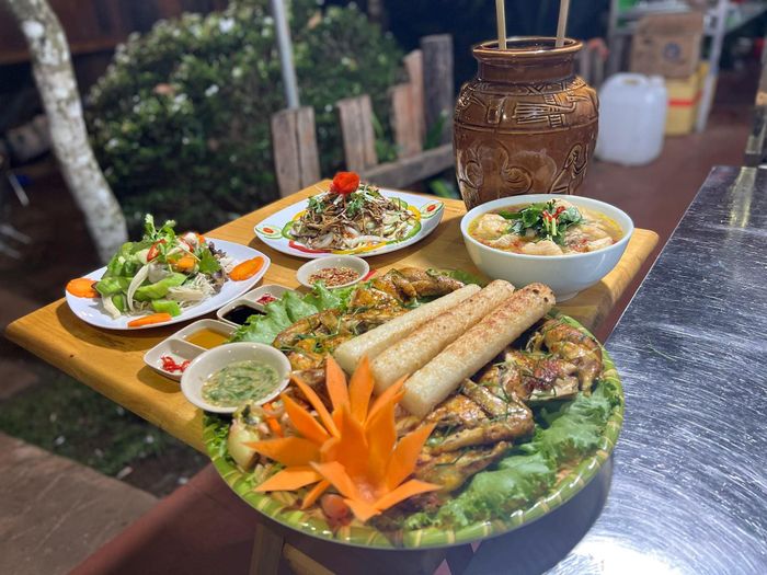 Không gian ấm cúng và món ngon đặc sản tại Buôn Gơ Rin