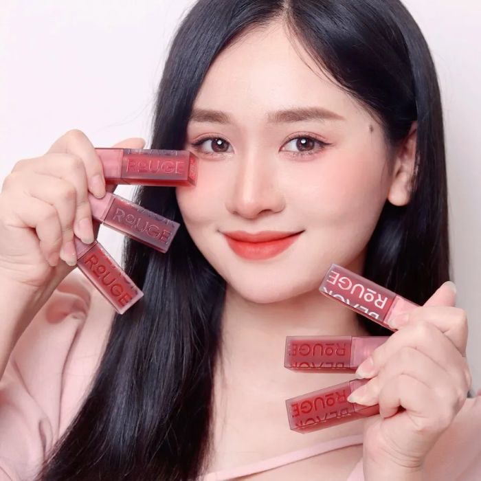 Không gian mua sắm sang trọng tại URA Cosmetics Việt Trì