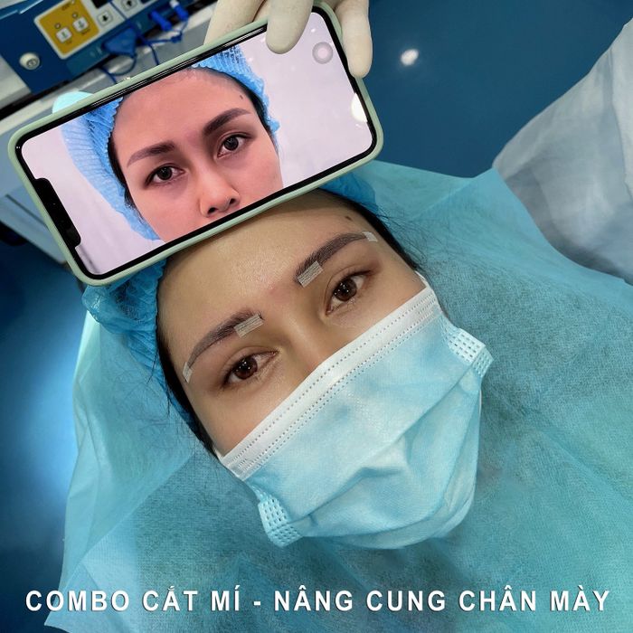 Hình ảnh minh họa kem chống nắng Sunplay Skin Aqua Clear White