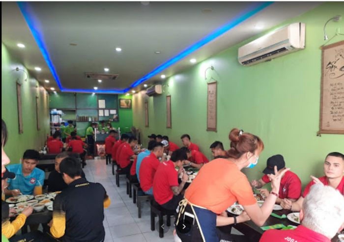 Đĩa cơm tấm vàng ươm hấp dẫn tại Cơm Tấm Ngon