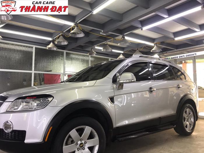 Hình ảnh đội ngũ kỹ thuật viên chuyên nghiệp tại Thành Đạt Car Care