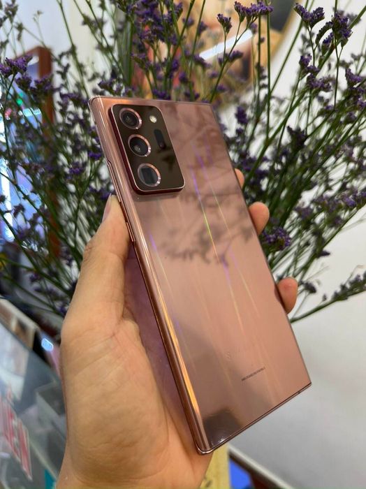 Không gian mua sắm hiện đại tại VT Mobile Care