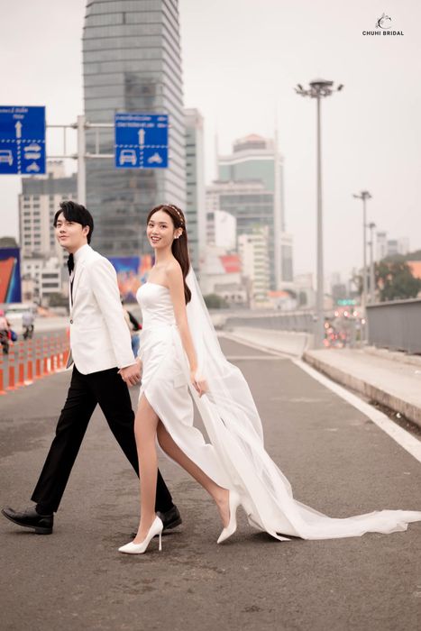 Bộ sưu tập ảnh cưới đẳng cấp từ CHUHI Bridal - Ảnh 2