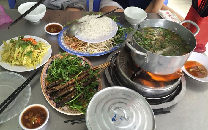 Món ngon đặc trưng tại Lẩu Cá Cô Huệ (Ảnh 2)