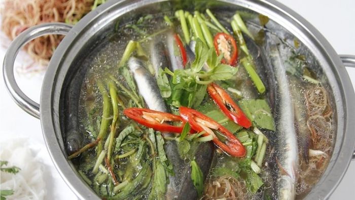 Không gian ấm cúng tại Lẩu cá kèo Sóc Trăng (Ảnh 3)