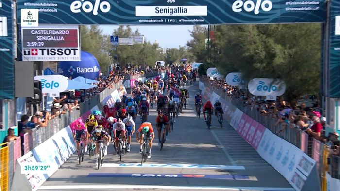 Những khoảnh khắc ấn tượng tại giải đua Tirreno-Adriatico
