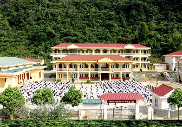 Hình ảnh Trường THPT Hạ Lang - Ngôi trường xanh giữa núi rừng