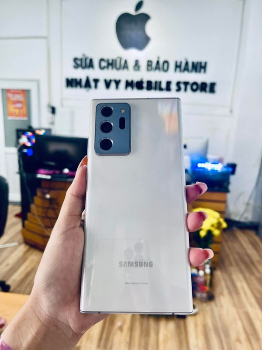 Góc trải nghiệm sản phẩm tại Nhật Vy Mobile Store