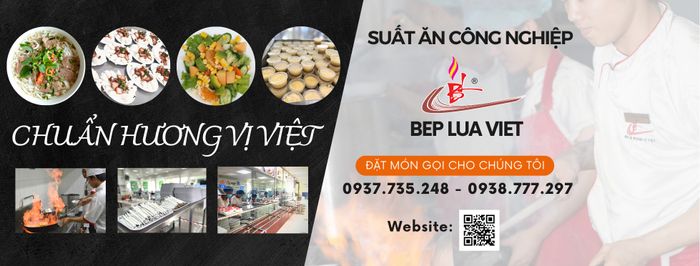 Hình ảnh đội ngũ đầu bếp chuyên nghiệp tại Bếp Lửa Việt