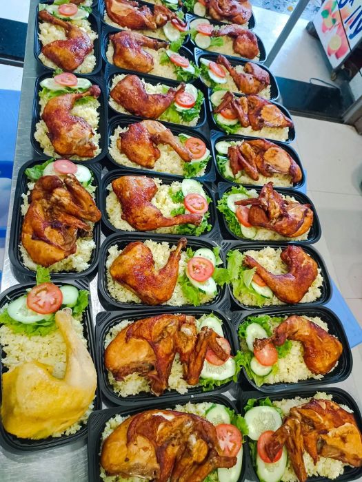 Cơm Gà Lương Tâm - Bữa cơm đậm tình thương