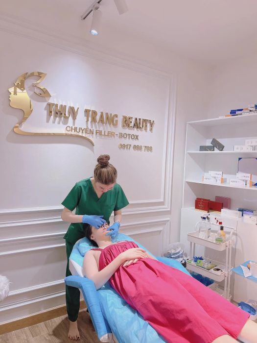 Không gian sang trọng tại Thuy Trang Beauty