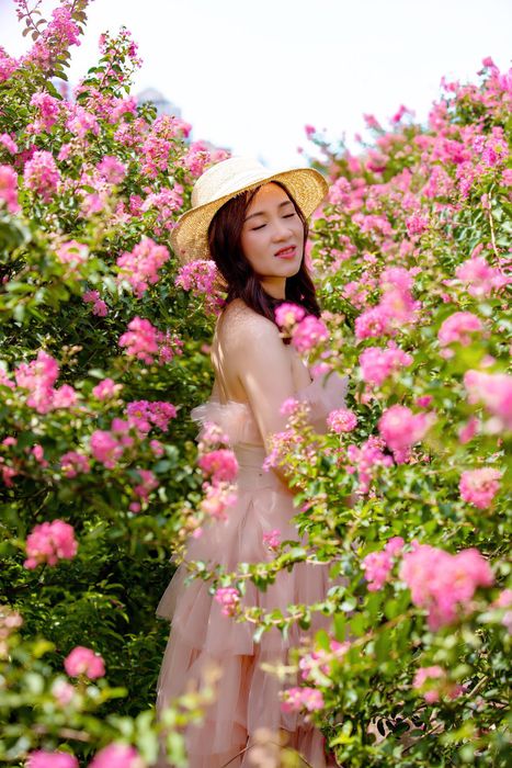 Chân dung nữ thi sĩ - nhà giáo Lan Vương