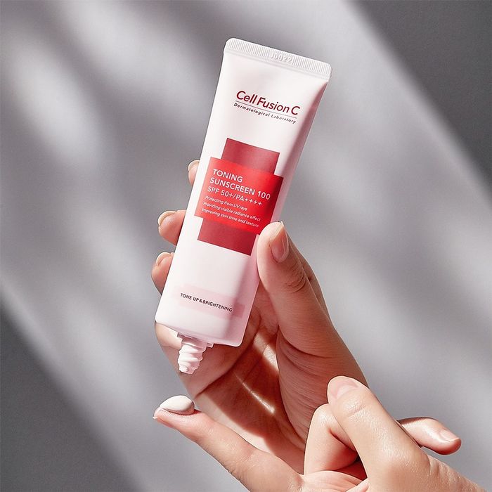 Hình ảnh minh họa kem chống nắng Cell Fusion C Toning Sunscreen 100