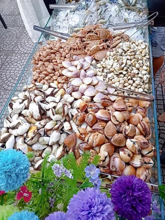 Buffet Hải Sản Làng Chài - Khoảnh khắc ẩm thực sống động qua góc nhìn thứ hai