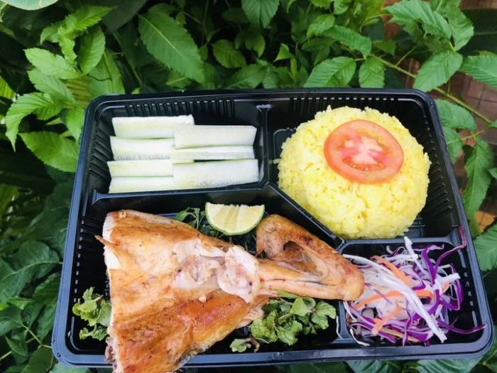 Cơm gà Bà Ba - Bữa cơm đầy ắp yêu thương