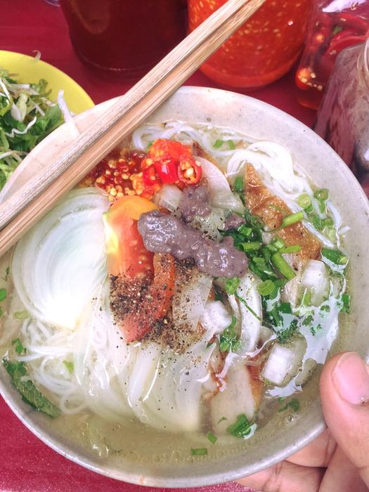 Ảnh 3: Chả cá giòn thơm - điểm nhấn đặc biệt tại quán Hùng Quý