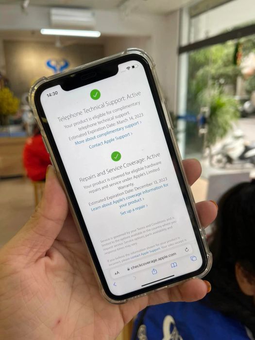 Quy trình ép kính chuẩn tại Bích Ngọc Smartphone