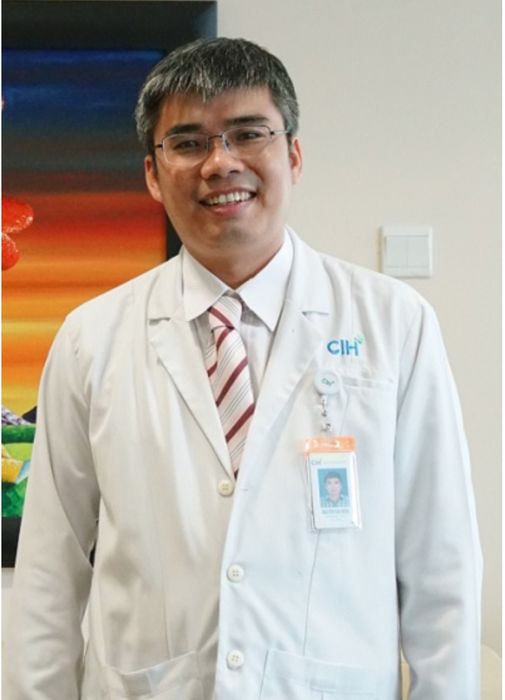 Hình ảnh ThS.BS Nguyễn Văn Khoa tại phòng khám